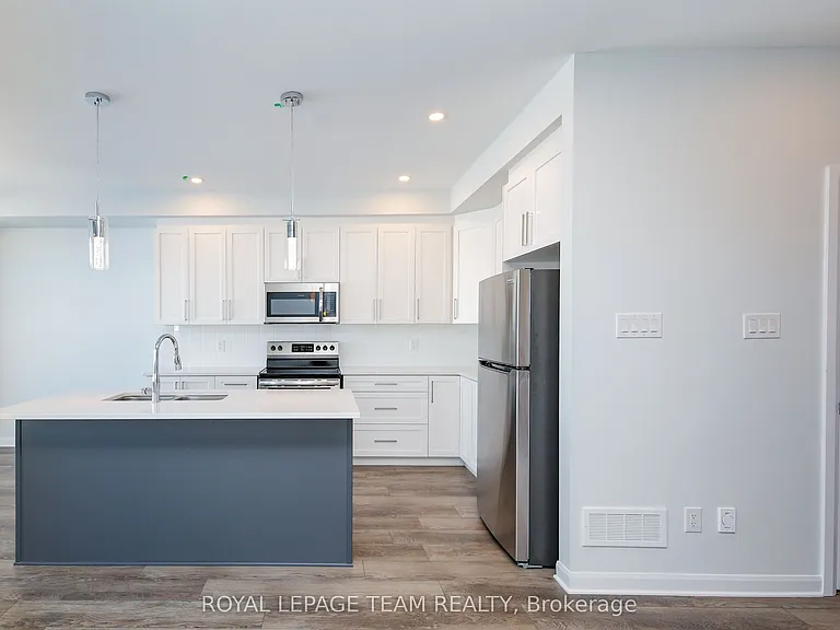645 Hamsa St — Photo 11