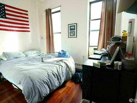 3rd image of 67 W 71st St #10-1