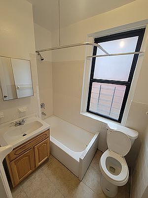 4th image of 68 W 238th St #C1