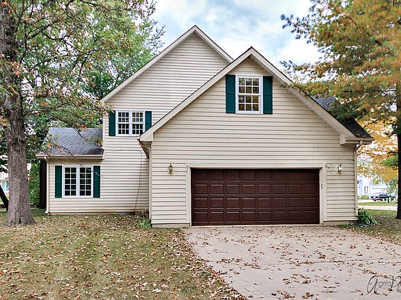 2nd image of 1124 Portsmouth Cir