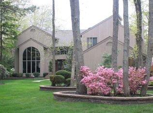 13 Woodlake Ct, Medford, NJ 08055