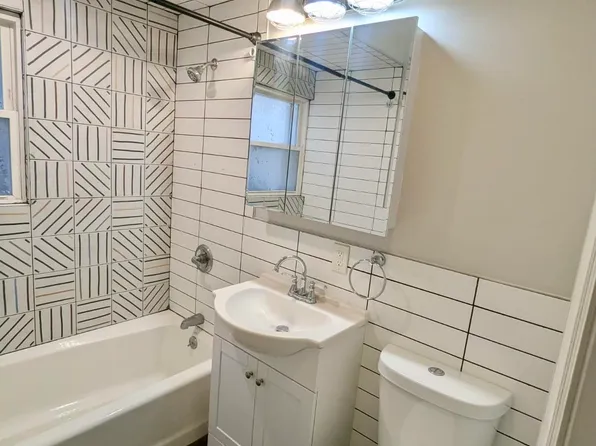 346 Danforth Avenue image 5 of 5