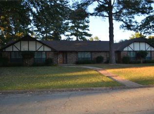 701 Manchester Dr, Idabel, OK 74745
