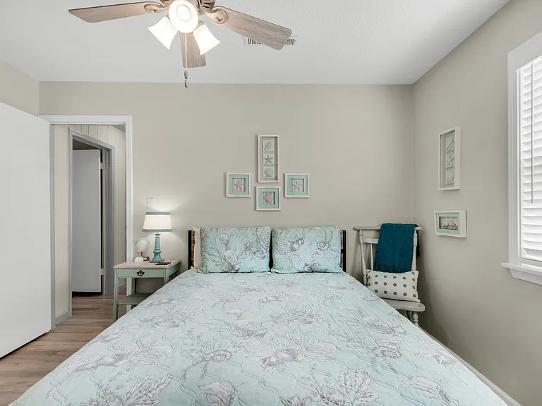 301 Chelsea Dr — Photo 16