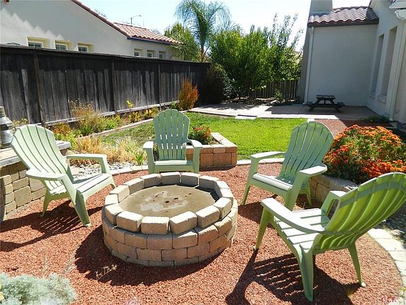 5th image of 979 Vista Cerro Dr