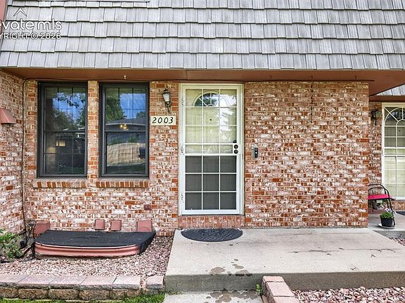 2nd image of 2003 Sussex Ln