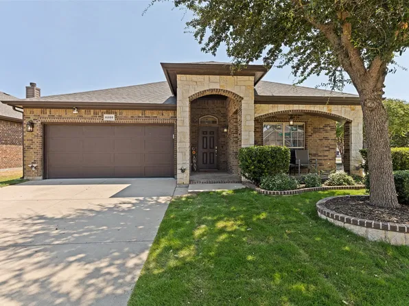 8200 Misty Water Dr, Fort Worth, TX 76131