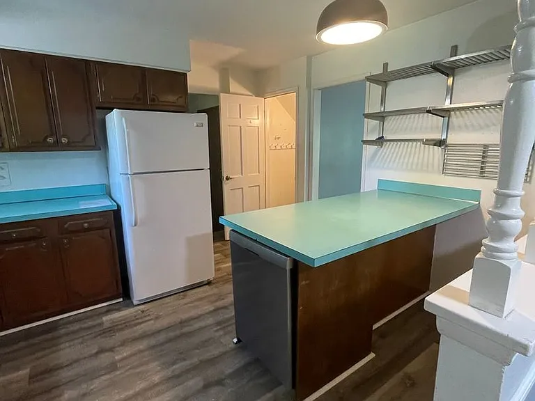 2163 Yorktown Dr — Photo 9