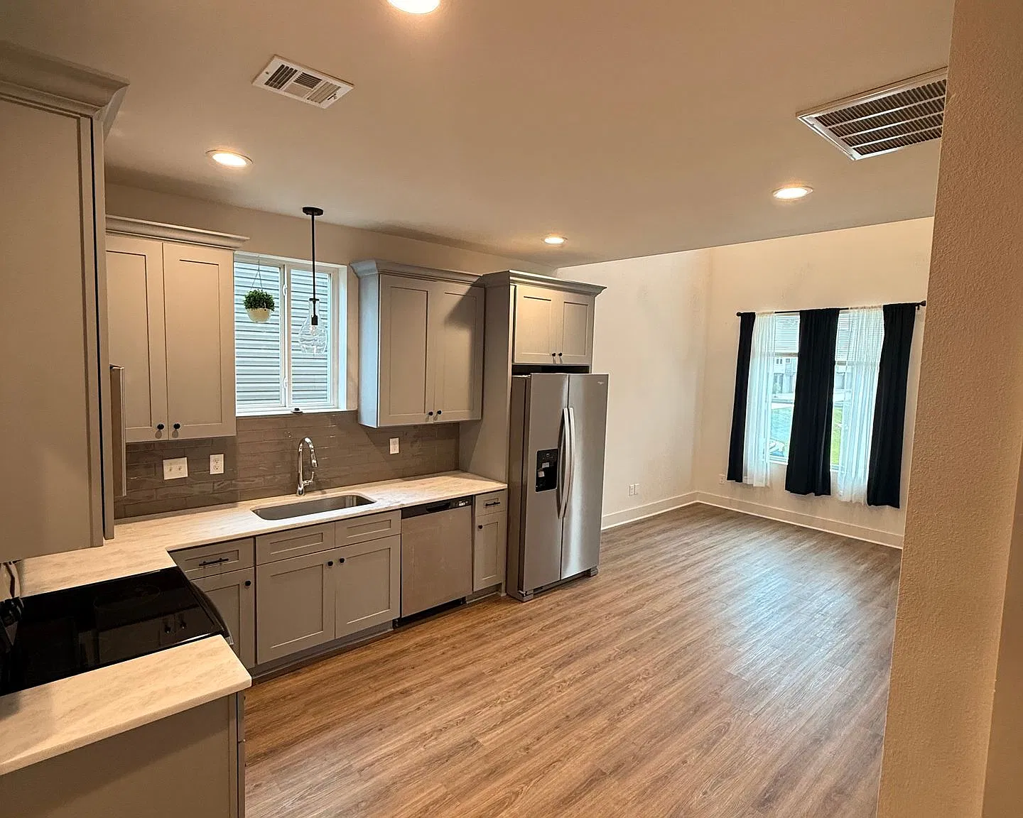112 Winged Elm Ln Unit A — Photo 3