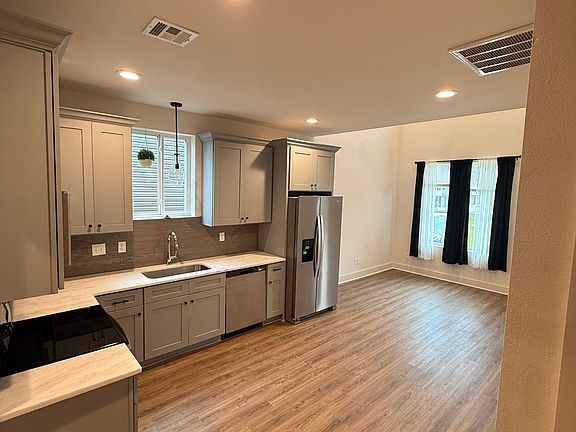 3rd image of 112 Winged Elm Ln