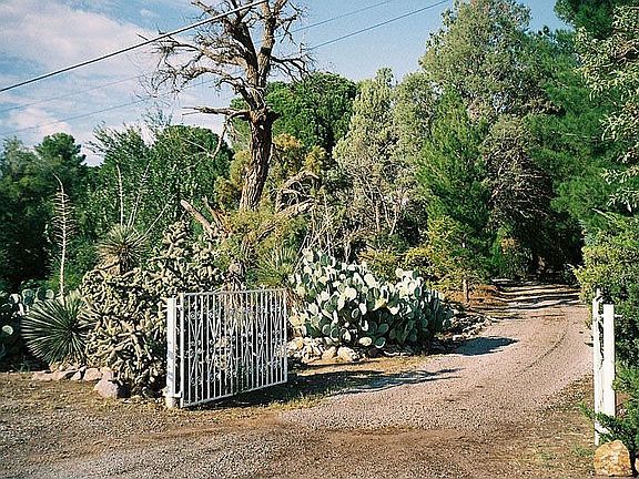 the approach off valley drive