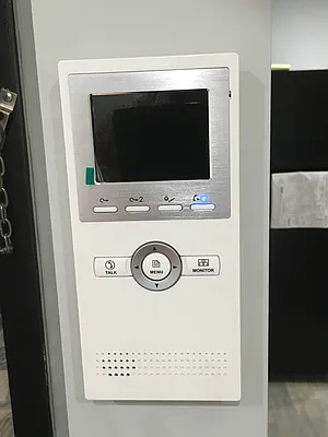 Rented by Halvatzis Realty | media 11