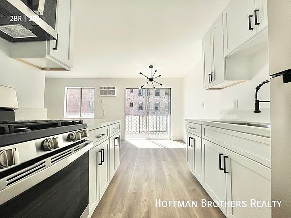 5th image of 239 S Harvard Blvd APT 1