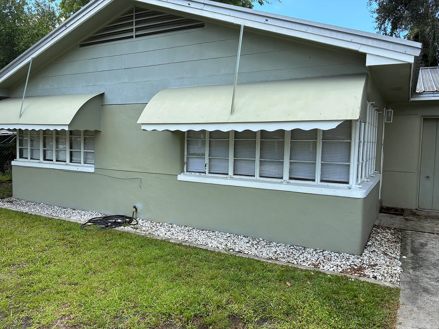 2 bed, 885 sqft, $1,925 — Photo 1