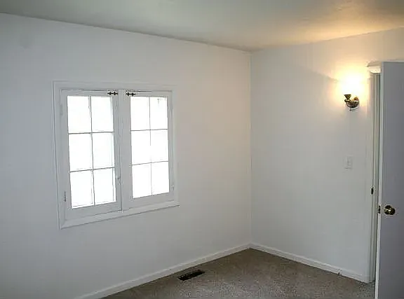 534 E Everett Ave — Photo 3