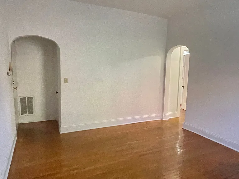 312 E Liberty St #B — Photo 6
