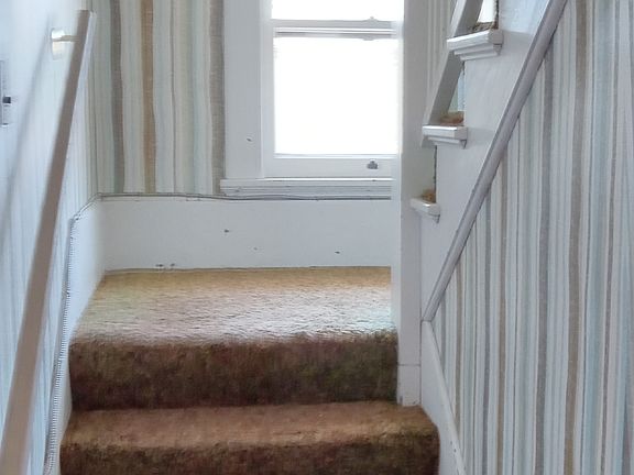 5th image of 265 W Broadway St #1