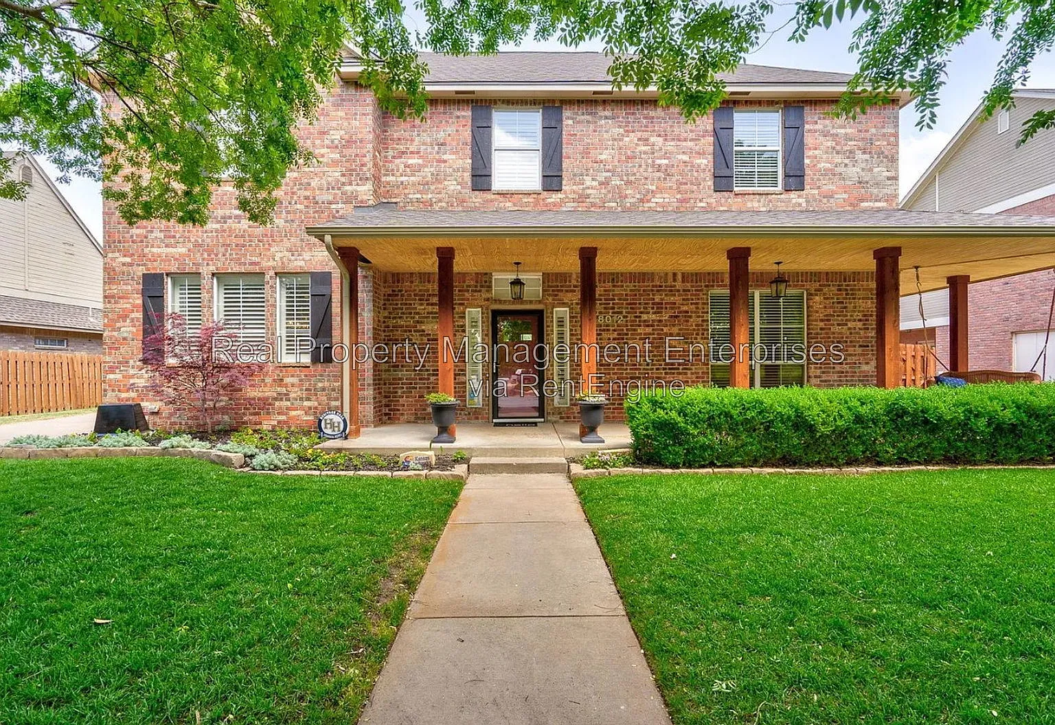 6 bed, 5.0 bath, 4102 sqft, $4,500 — Photo 2