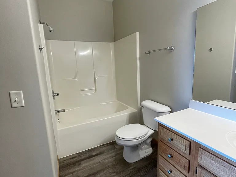 Standard-Style Layout Bathroom