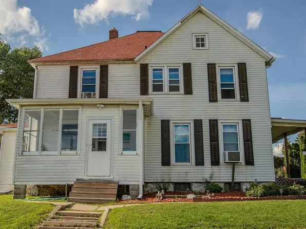 102 S Rock City Rd, German Valley, IL 61039