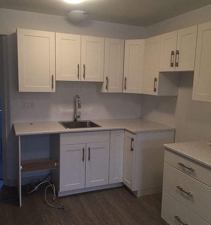 2nd image of 1704 Victoria Ave #B