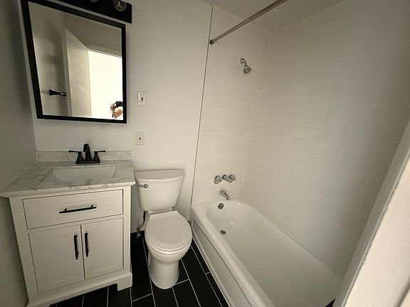 4th image of 428 W 48th St #3WR