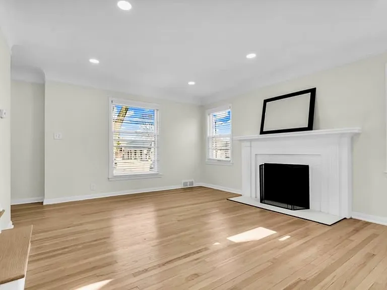 16350 Mack Ave — Photo 2