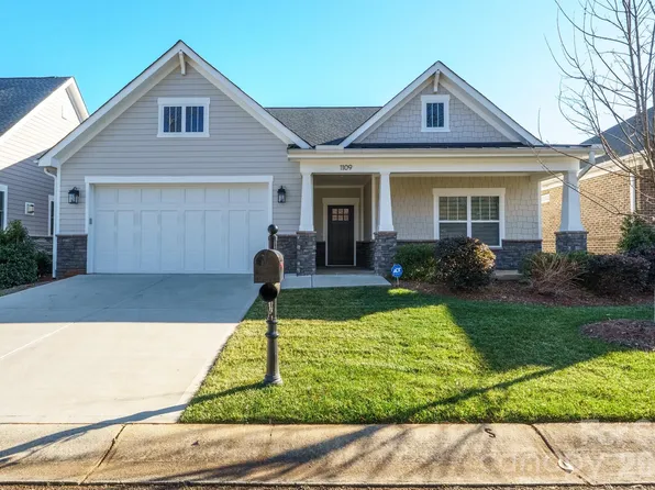 1109 Bunch Dr, Statesville, NC 28677
