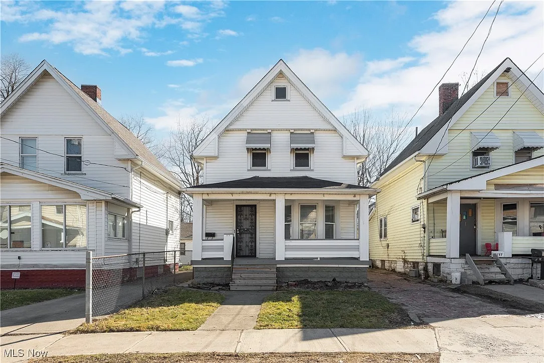2195 W 105th St photo 1