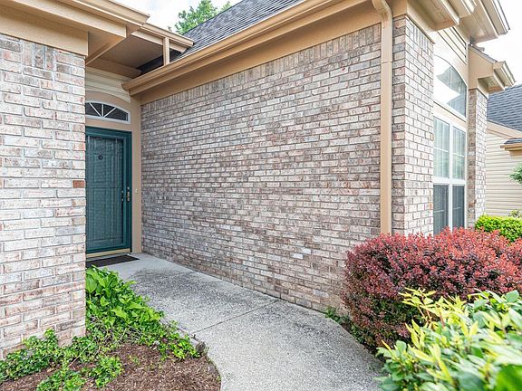3rd image of 511 E Moss Creek Dr