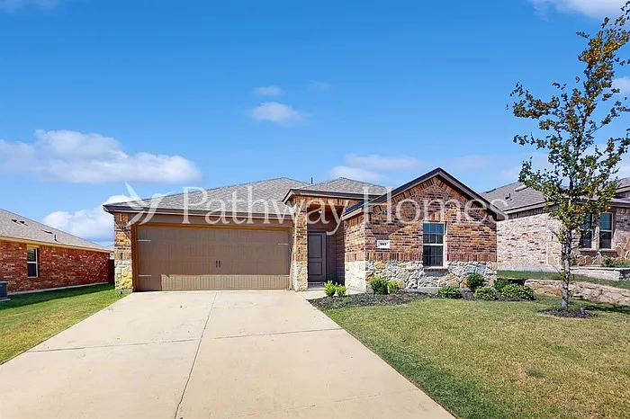 957 English Dr — Photo 2