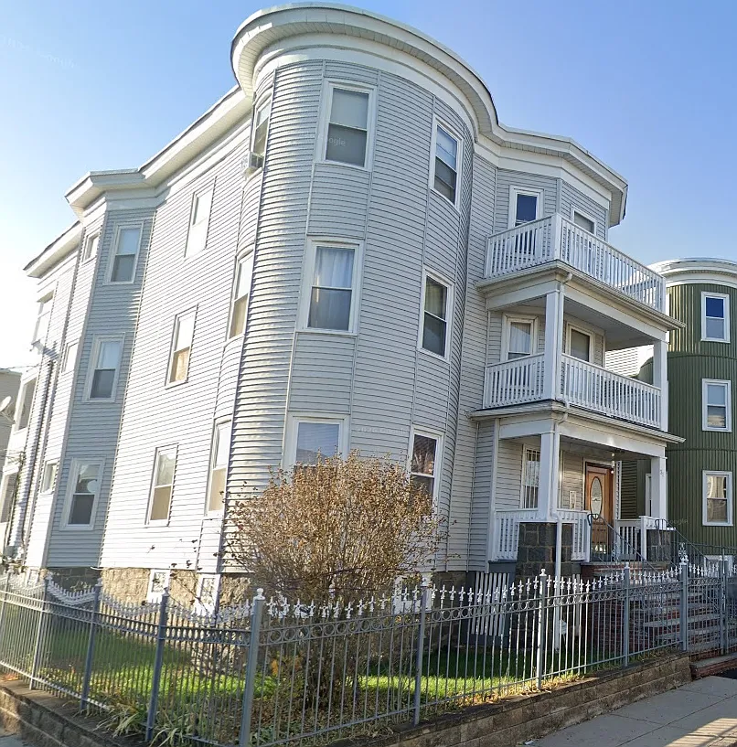 Topliff Street — Photo 1