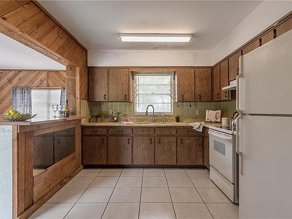 5th image of 3217 W Clifton St