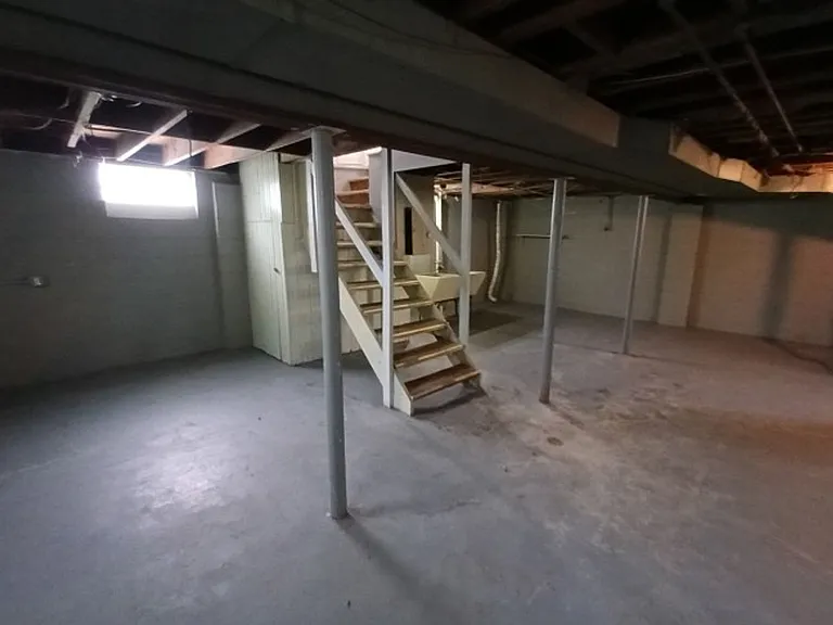 15604 Coram St — Photo 24