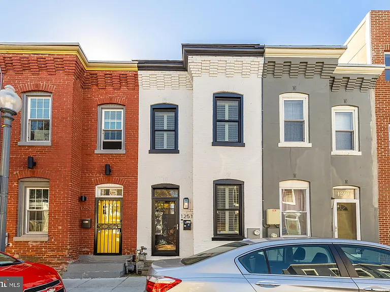 1251 Wylie St NE — Photo 1