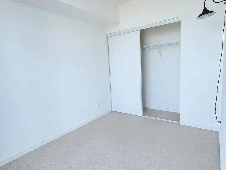 105 The Queensway #1008 — Photo 9