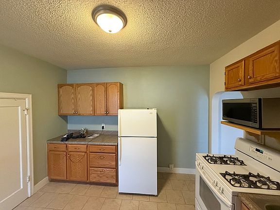 2nd image of 3068 S Cherokee St #2