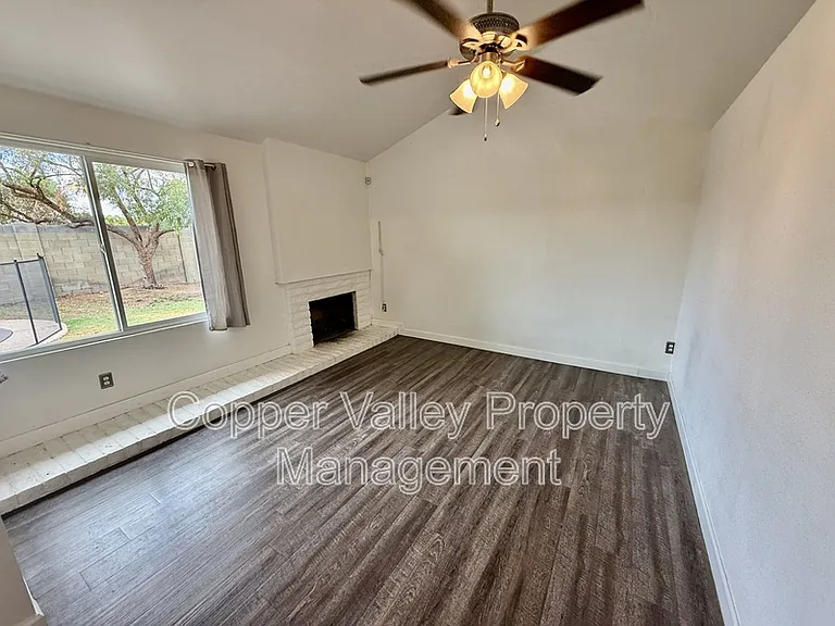 4415 W Gelding Dr — Photo 5
