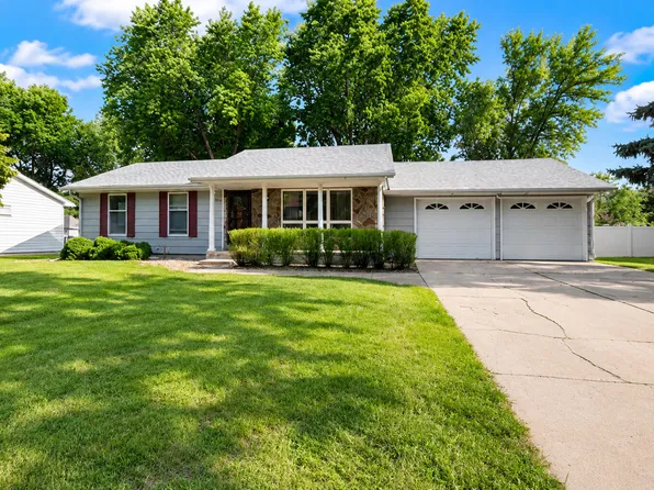 410 21st Ave NE, Aberdeen, SD 57401