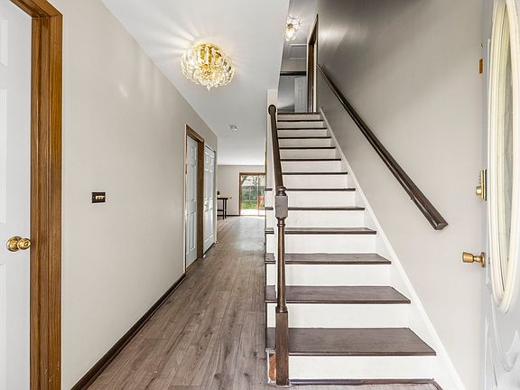 3rd image of 1951 Windward Ln