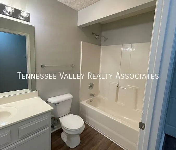 1513 Spelling Way — Photo 24