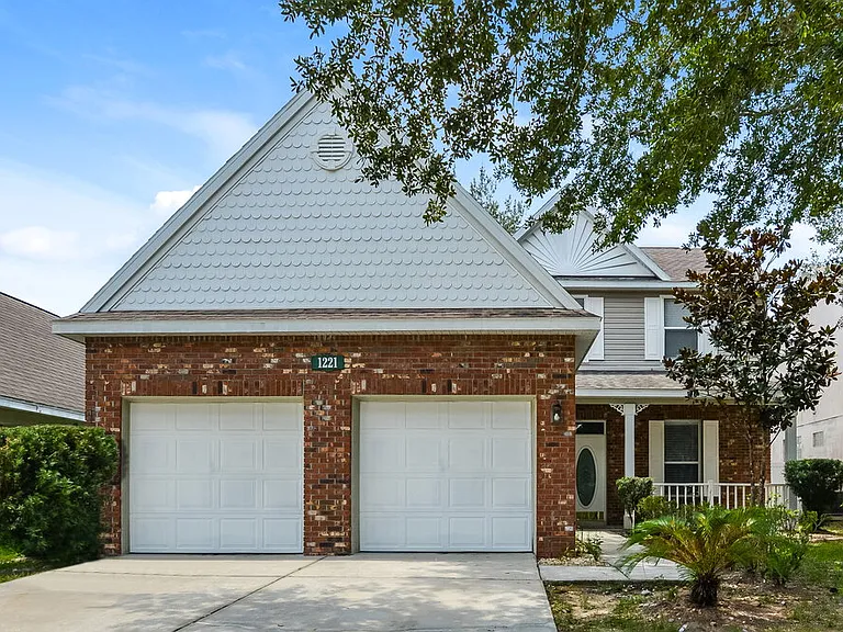 1221 Woodflower Way — Photo 1