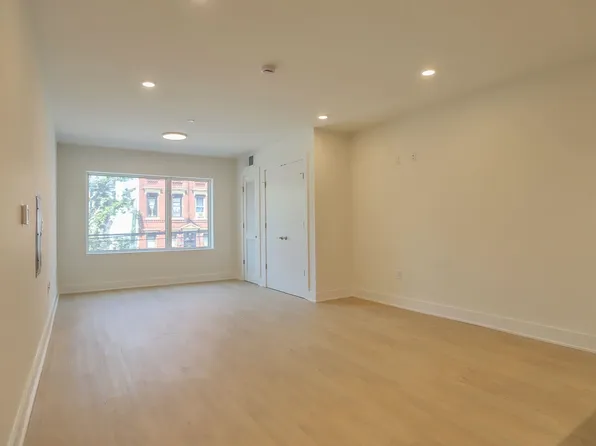 303 Madison Street image 13 of 18