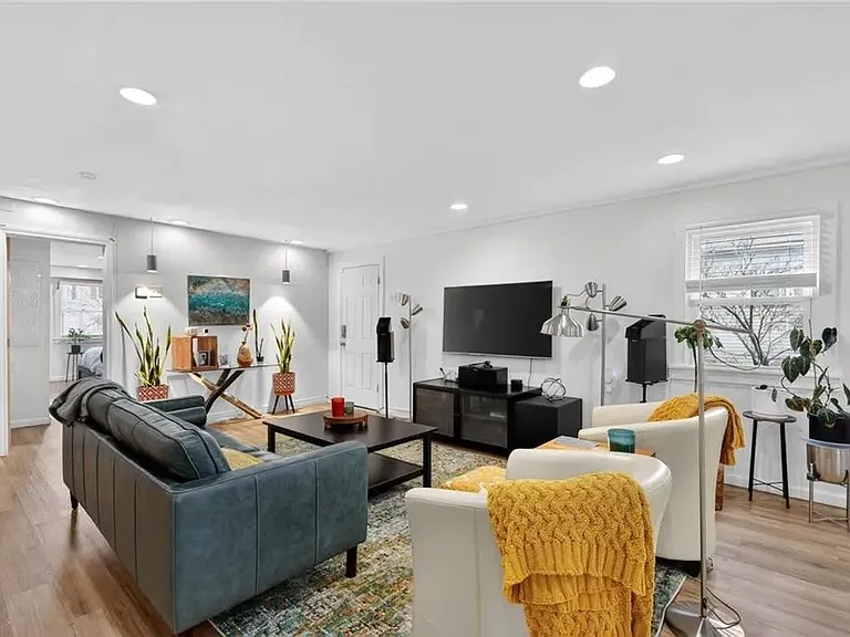 5412 York St #B — Photo 1