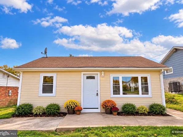 34 Compass Rd, Middle River, MD 21220