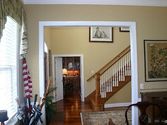 4th image of 2627 Mariners Way SE