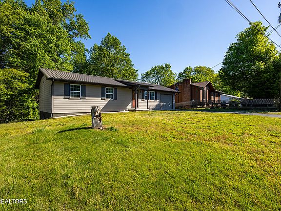 4th image of 613 Red Bud Ln