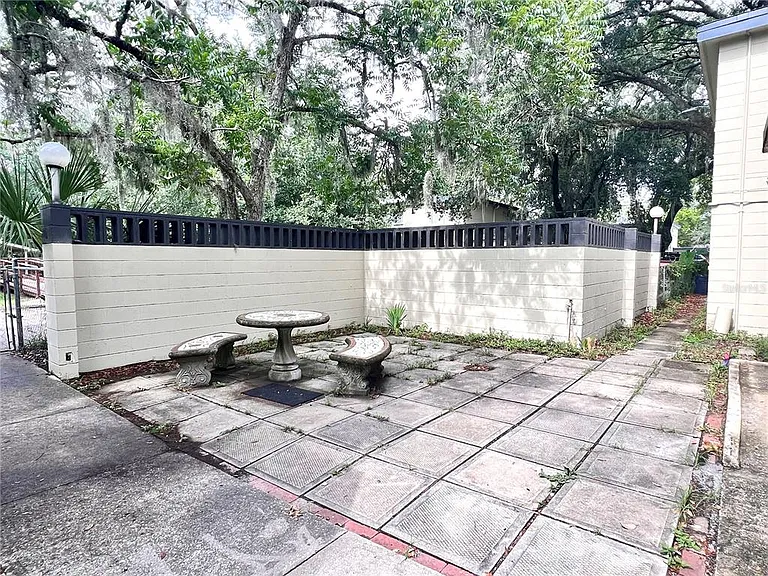 1303 NW 6th St #4 — Photo 13