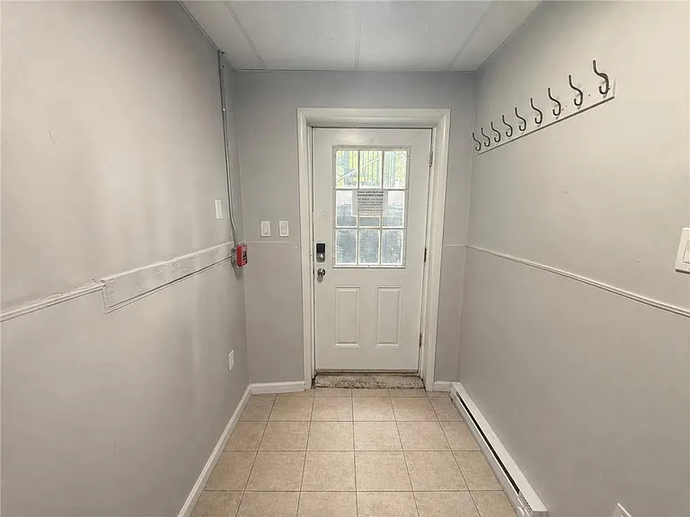82 N 4th St #3 — Photo 2