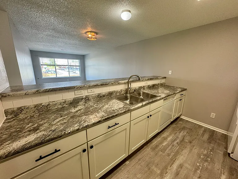 245 Beaver Kreek Ctr #5 — Photo 5